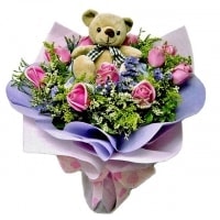 1 adet 15 ile 20 cm boyutlarnda ay ve 11 adet yapay gllerden demet
