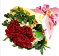 12 adet krmz gl ve papatyalar Ankara anneler gn iek yolla